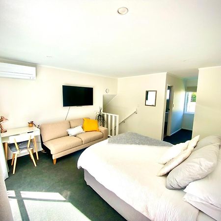 2 Mile Bay Guesthouse Lago Lago Taupo Esterno foto